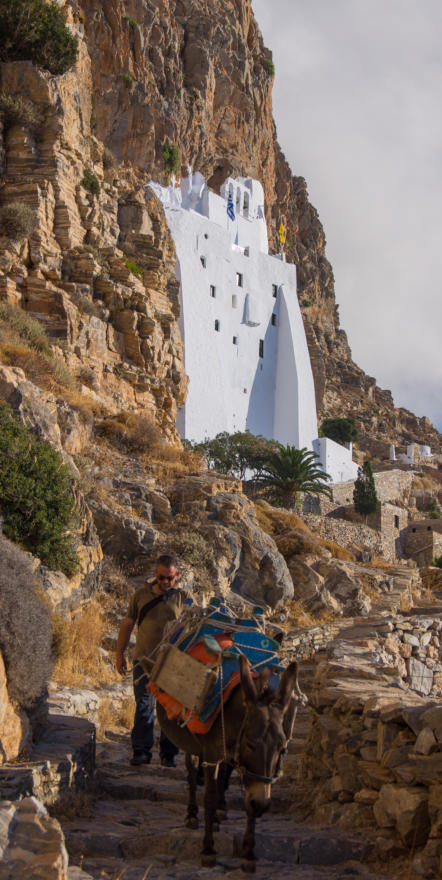 Amorgos - Kloster Panagia Chozoviotissa nur mit dem Esel erreichbar