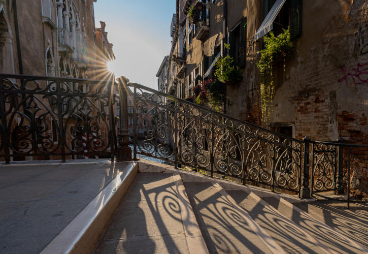 Venedig - unzählige Brücken queren die Kanäle