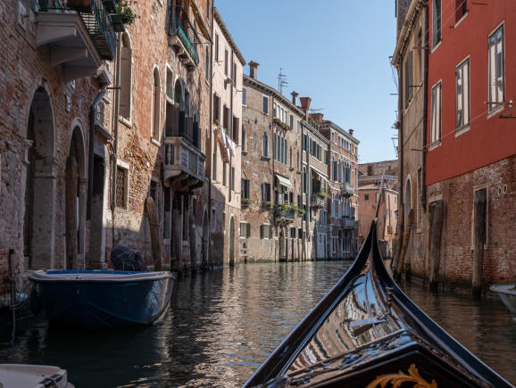 Venedig - mit der Gondel durch den Stadtteil Cannaregio