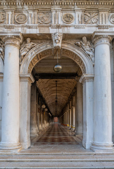 Venedig - Durchgang zur Biblioteca Nazionale