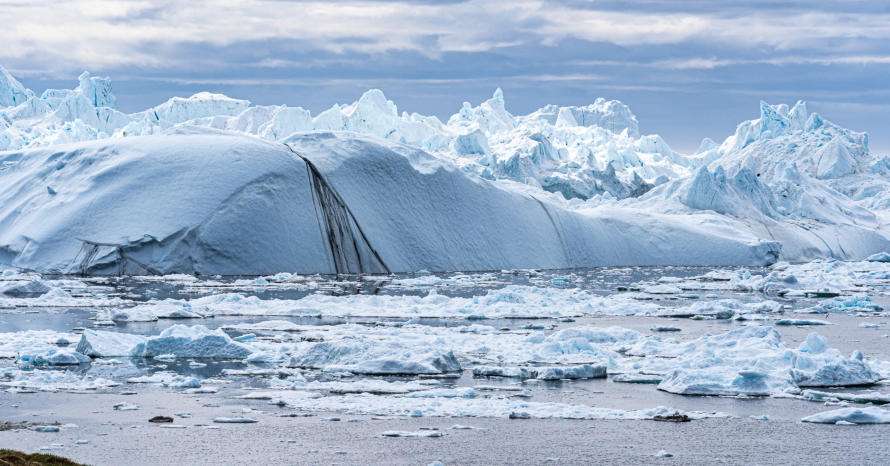 Stau vieler Eisberge aufgrund von Moränenablagerung