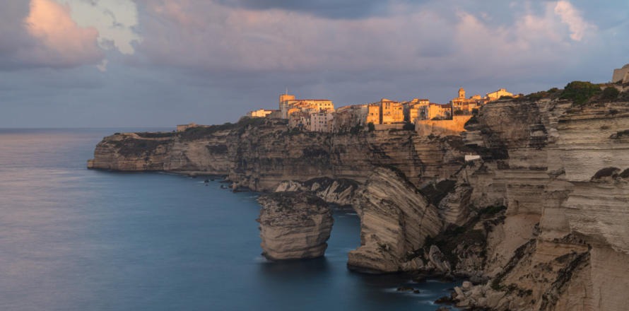 Bonifacio bei Sonnenaufgang