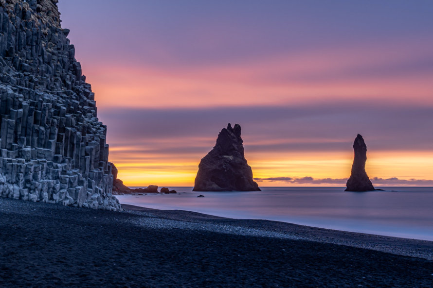 Sonnenaufgang am Reynisfjara Strand