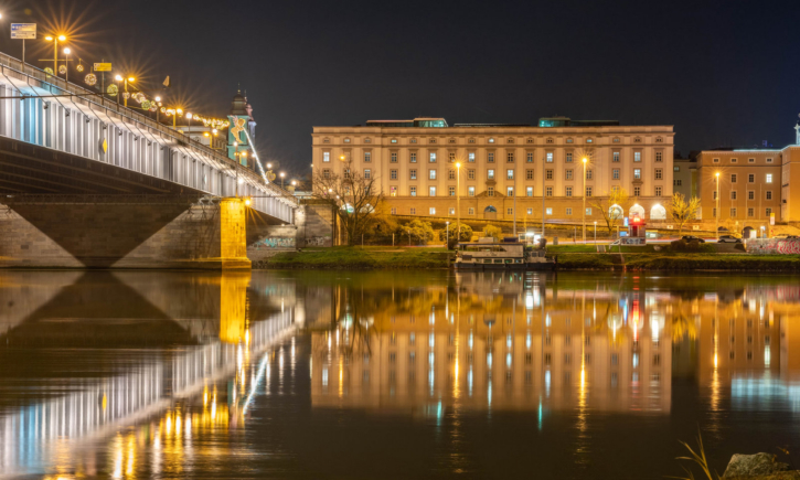 Linz - Nibelungenbrücke zur Adventzeit
