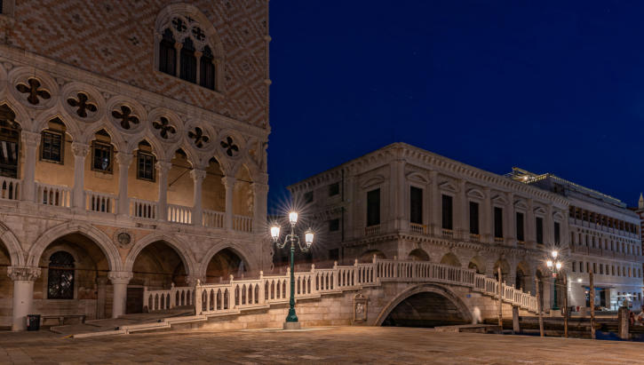Dogenpalast mit Ponte della Paglia