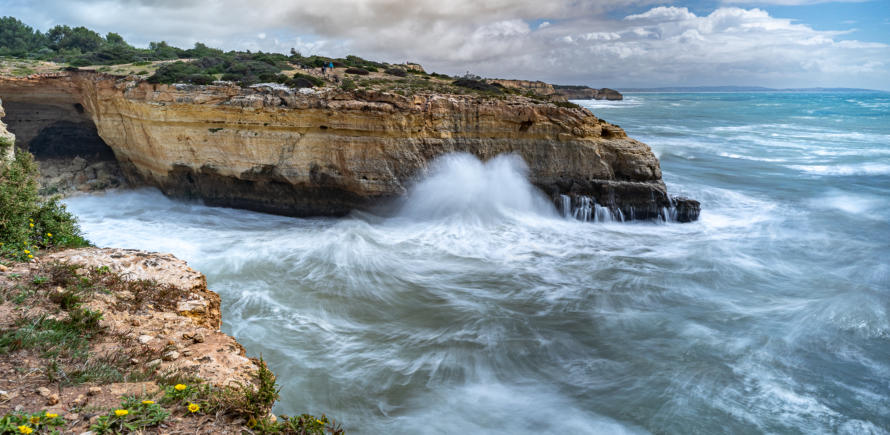 Wilder Atlantik an der Algarve