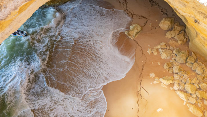 Benagil-Höhle von oben