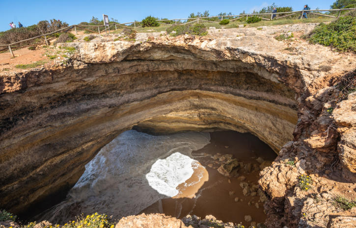 Benagil-Höhle von oben